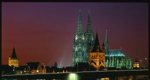 Damit am Games-Standort Köln nicht mittelfristig die Lichter ausgehen, empfiehlt die Standort-Studie konkrete Maßnahmen unter dem Dach des "Cologne Games Project". (Foto: KoelnMesse)