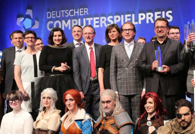 Die CSU-Minister Dobrindt und Aigner bei der DCP-Gala 2016 in München (Foto: Getty Images / Gisela Schober)