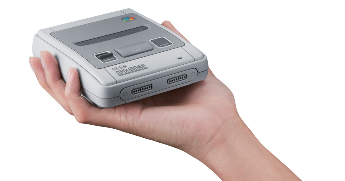 Passt bequem in eine Hand: das Super NES als "Nintendo Classic Mini"-Version.