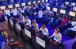 Blizzard Entertainment baut auch auf der Gamescom 2017 Hunderte von Spielstationen auf (Foto: KoelnMesse / Thomas Klerx)