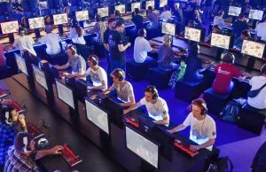 Gamescom 2017: Welches Spiel ist in welcher Halle? *Update* Blizzard Entertainment baut auch auf der Gamescom 2017 Hunderte von Spielstationen auf (Foto: KoelnMesse / Thomas Klerx)