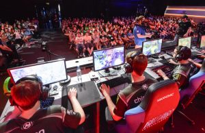 Playerunknown’s Battlegrounds: Gamescom-Turnier mit 300.000 Euro Preisgeld Das "Playerunknown's Battlegrounds"-Turnier findet täglich auf der ESL-Bühne in Halle 9 statt (Foto: KoelnMesse/Jürgen Dehringer)