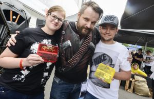 Gamescom 2017: Stars, Youtuber, Autogrammstunden von A bis Z *Update* Selfies, Autogramme und kostenlose Umarmungen: Letsplayer Gronkh gehört fast schon zum Gamescom-Inventar (Foto: KoelnMesse / Jürgen Dehninger)