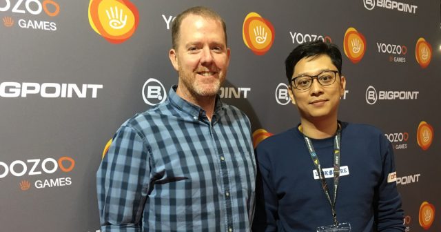 Bigpoint-Geschäftsführer Brian Morrisroe und Yoozoo-CPO Leo Zhang auf der Gamescom 2017.