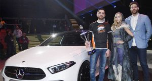 Eine Jury kürte Vladimir Nikogosyan ("RodjER") zum wertvollsten Spieler des Turniers - und damit zum Besitzer eines fabrikneuen Fahrzeugs (Foto: Mercedes-Benz)
