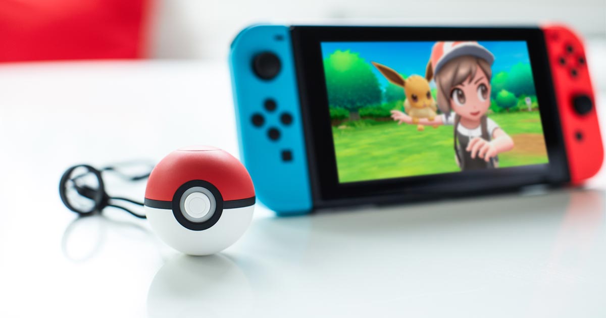 Die im November erscheinenden "Pokémon"-Spiele für Nintendo Switch lassen sich auch mit dem "Pokéball Plus"-Controller bedienen (Foto: Nintendo)