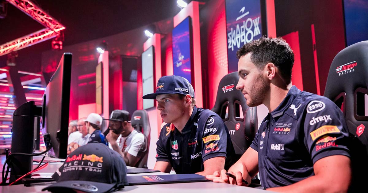 Red-Bull-Pilot Max Verstappen war bei der Auslosung ("Draft") zur F1 Esports Pro Series zugegen und unterstützte seinen Team-Kollegen (Foto: Formula One / Joe Brady Photography)