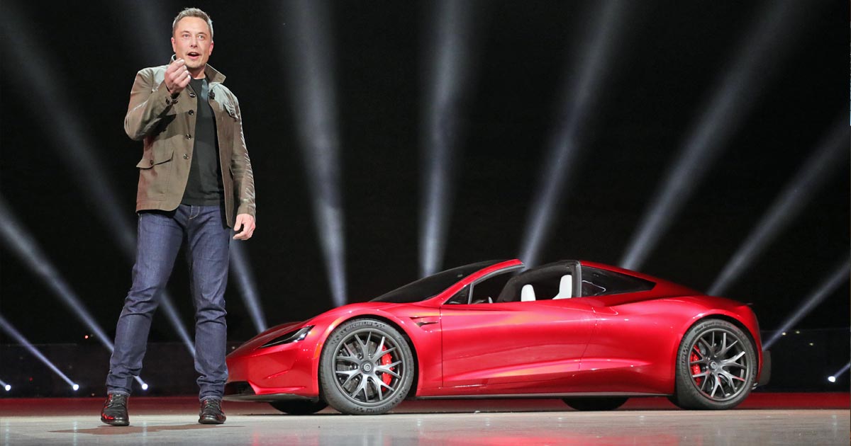 Elon Musk - hier bei der Vorstellung des Tesla Roadster - will mehr Games ins Auto-Cockpit holen (Foto: Tesla Inc.)