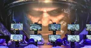 Gamescom-Stand von Activision Blizzard: Die Rekordzahlen des Jahres 2018 nimmt der Publisher zum Anlass, rund 8 Prozent der Belegschaft zu entlassen (Foto: KoelnMesse / Thomas Klerx)