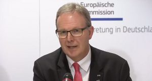 EU-Parlamentarier Axel Voss (CDU) - hier bei einer Pressekonferenz am 21.3. in Berlin - ist eine der treibenden Kräfte hinter der umstrittenen EU-Urheberrechtsreform.