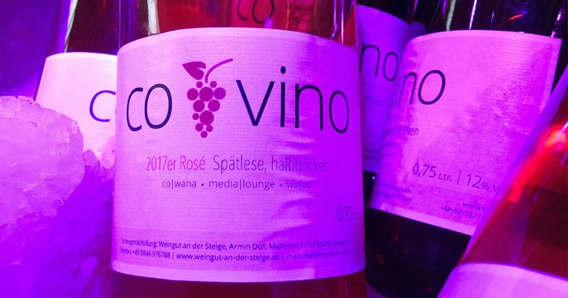 Hauswein im Wortsinne: Zur Feier des Tages wurde der "co vino" ausgeschenkt.