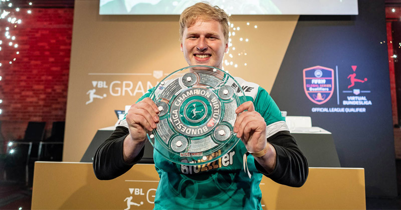 Michael Bittner alias "MegaBit" ist Deutscher Meister 2018/19 der Virtual Bundesliga (VBL) - Foto: EA / DFL / Felix Gemein