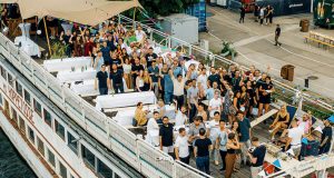 Das Boot ist noch lange nicht voll: Das Team von Kolibri Games (hier beim diesjährigen Sommerfest) soll weiter wachsen (Foto: Kolibri Games)