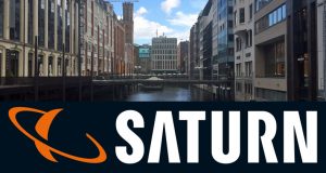 Für den "Gaming Summer 2019" kooperiert der Saturn Hamburg-Altstadt mit Blackbird eSports (Abbildung: Saturn / GamesWirtschaft)