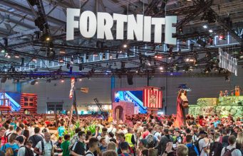 Lama-Drama: Kein Fortnite auf der Gamescom 2019 Aus allen Nähten platzte der "Fortnite"-Stand auf der Gamescom 2018. Auf der Gamescom 2019 wird es keine vergleichbaren Szenen geben (Foto: KoelnMesse / Harald Fleissner)