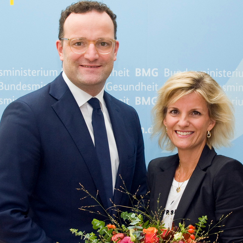 Gesundheitsminister Jens Spahn (CDU) mit der neuen Bundesdrogenbeauftragten Daniela Ludwig (CSU) - Foto: BMG / M. Schinkel