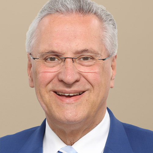Bayerns Innenminister Joachim Herrmann (CSU), gleichzeitig Stellvertreter von Ministerpräsident Markus Söder (Foto: Bayerischer Landtag / Rolf Poss)