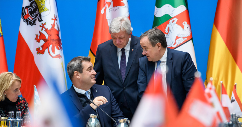 Ministerpräsidenten-Konferenz im März 2019: Bayerns Ministerpräsident Markus Söder (CSU) mit Volker Bouffier (Hessen, CDU) und Armin Laschet (NRW, CDU) - Foto: Bayerische Staatskanzlei