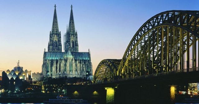 Findet die IAA 2021 in Köln statt? Die Domstadt zählt zum Favoritenkreis des VDA (Foto: KoelnMesse / Rainer Gärtner)