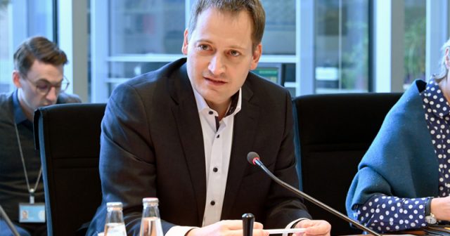 FDP-Politiker Manuel Höferlin ist Vorsitzender des Ausschusses Digitale Agenda (Foto: Deutscher Bundestag / Achim Melde)