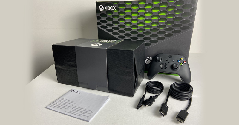 Der Lieferumfang der Xbox Series X (Foto: GamesWirtschaft)