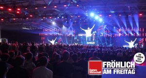 Gamescom 2022: AMD hat die neue Event Arena in Halle 6 für ein halbtägiges Bühnenprogramm gebucht (Foto: GamesWirtschaft)