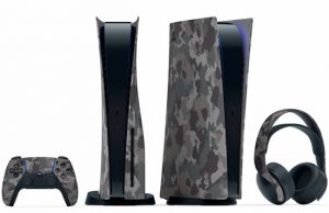 Gut getarnt: die neuen PS5-DualSense Controller, Wechsel-Cover und Headsets im Grey Camouflage Design (Abbildung: Sony Interactive)