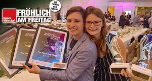 Hattrick für die Schweiz: Stray Fawn Studio liefert das "beste deutsche Spiel" beim Deutschen Entwicklerpreis 2022 ab (Foto: Fröhlich)