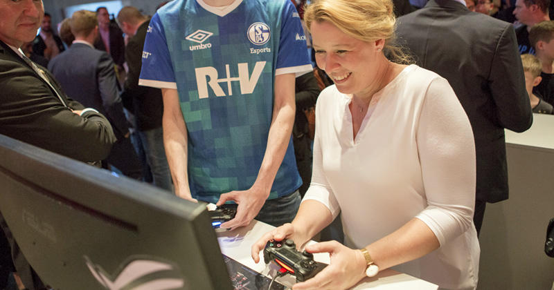 Die damalige Familienministerin Franziska Giffey (SPD) auf der Gamescom 2019 in Köln (Foto: Koelnmesse / Maxi Uellendahl)