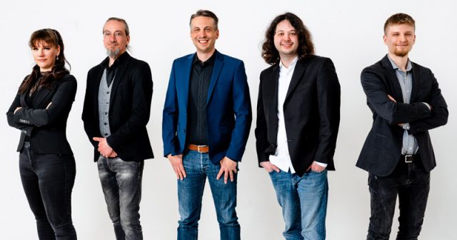 Das Team von BXDXO im Juli 2023: Freyja Melhorn, Erik Kuntz, Stefan Dettmering, Timothy Thee und Konstantin Suvorov (Foto: BXDXO GmbH)