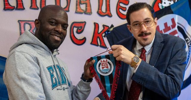 Baller-League-Eintracht-Spandau-2024 Bringen Fachkompetenz in die Baller League ein: Hans Sarpei und Maximilian Knabe alias Hänno führen das Kleinfed-Team von Eintracht Spandau an (Foto: Instinct3)