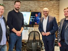 „Geile Arbeit“: Digitalminister Mehring besucht Aesir Interactive Von links: Marc Bosch (Business Development), Andreas Sirch (Geschäftsführung), Bayerns Digitalminister Fabian Mehring (Freie Wähler) und Co-Geschäftsführer Wolfgang Emmer (Foto: Aesir Interactive)