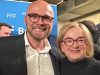 Games-Förderung: Bayern überarbeitet Richtlinie Bayerns Digitalminister Fabian Mehring (Freie Wähler) und FFF-Bayern-Geschäftsführerin Dorothee Erpenstein beim DCP-2024-Warm-Up in München (Foto: GamesWirtschaft / Fröhlich)