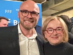 FFF Bayern erhöht Fördersummen für XR-Projekte Bayerns Digitalminister Fabian Mehring (Freie Wähler) und FFF-Bayern-Geschäftsführerin Dorothee Erpenstein beim DCP-2024-Warm-Up in München (Foto: GamesWirtschaft / Fröhlich)