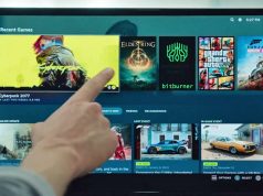 In-Car-Entertainment: Aufsichtsbehörde will Autohersteller regulieren Zum In-Car-Entertainment zählen TV, Radio, Streaming-Dienste und natürlich Games (Abbildung: Tesla-Werbevideo)