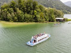 Gameswelt-Sommerfest 2024: Web Media verwöhnt 100 Gäste Gameswelt Sommerfest 2024: Eine 'Karibik-Insel' inmitten des Schliersee war das Ziel des Ausflugdampfers (Foto: Web Media Publishing)