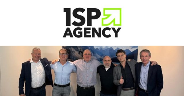 1SP-Agency-PromoPers-231224 PromoPers-Co-Gründer Fritz Feissli (3. von links) mit 1SP Agency-Geschäftsführer Markus Oeller und PromoPers-Co-Gründer Nicolas Purpura (2. v. rechts) - Foto: MSM Digital
