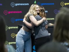 Gamescom 2025: Wo und wann man Creator, YouTuber, Streamer trifft (Update) Free hugs im Minutentakt: In der Signing Area der Gamescom treffen Content Creator auf ihr Publikum (Foto: Koelnmesse / Hanne Engwald)