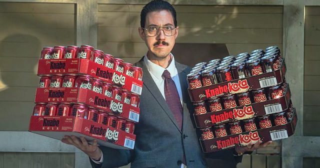 Maximilian Knabe alias HandOfBlood lässt Knabe Cola in zwei Varianten abfüllen (Foto: Gute Gesellschaft)