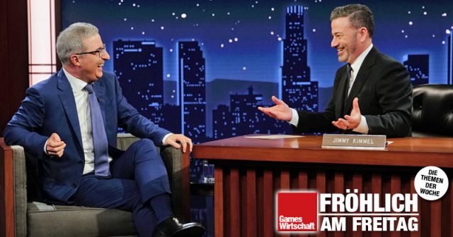 Froehlich-am-Freitag-2025-38-Kimmel-Zensur-190925 Late-Night-Talker Jimmy Kimmel mit seinem HBO-Kollegen John Oliver (Foto: Disney / Randy Holmes)