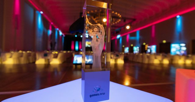 Deutscher-Entwicklerpreis-2025-Nominierungen-211025 Um diese Trophäe geht es am 2. Dezember in Köln: Die Nominierungen für den Deutschen Entwicklerpreis 2025 stehen fest (Foto: Games NRW / eosAndy / Andreas Krupa)