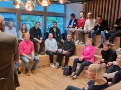 House of Games Berlin: Giffey lädt zum ‚Runden Tisch‘ House of Games-Roundtable: Wirtschaftssenatorin Franziska Giffey (SPD) lauscht den Ausführungen von WISTA-Geschäftsführer Roland Sillmann (Foto: Senatsverwaltung für Wirtschaft, Energie und Betriebe Berlin)