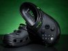 Xbox-Crocs: Sondermodell ab sofort bestellbar Die 'Xcrocs' sind da: Das Crocs-Sondermodell feiert das Xbox-Design (Abbildung: Microsoft)