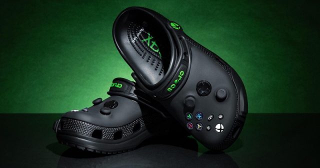 Die 'Xcrocs' sind da: Das Crocs-Sondermodell feiert das Xbox-Design (Abbildung: Microsoft)
