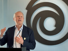 Ubisoft-Aktie fällt unter die Marke von 6 € Ubisoft-CEO Yves Guillemot bei der 30-Jahres-Feier von Ubisoft Mainz im Mai 2025 (Foto: GamesWirtschaft)