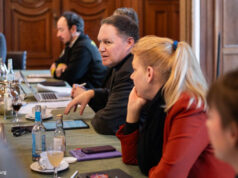 Gamecity Hamburg Senator’s Roundtable: Brosda empfängt Spiele-Branche Kultursenator Carsten Brosda (SPD) mit Staatsrätin Jana Schiedek (SPD) beim Gamecity Hamburg Senator's Roundtable am 5. Februar 2026 im Hamburger Rathaus.