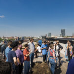 Der Blick über Berlin ist im Gehalt inklusive: Das neue Hauptquartier von Wooga am Ostkreuz verfügt über eine riesige Dachterrasse für die mehr als 250 Beschäftigen.
