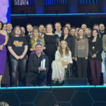 Ein Teil der Gewinner und Laudatoren beim Deutschen Computerspielpreis 2026 am 29. April in München.
