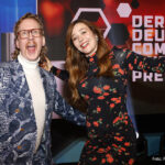 Uke Bosse und Katrin Bauerfeind (hier beim DCP 2025 in Berlin) moderieren auch den Deutschen Computerspielpreis 2026 in München.