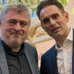 Ubisoft-Manager Benedikt Grindel mit Gastgeber Zoran Roso beim DCP 2026 Warm-Up Mixer in München